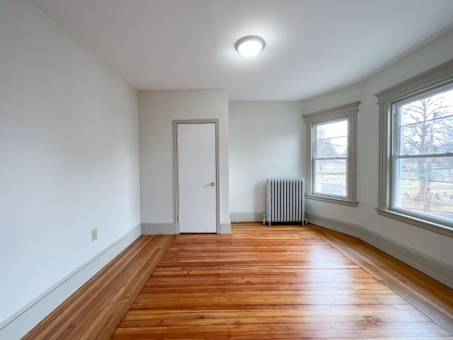 Recently renovated 3 Bedroom apartment around the corner from Trinity College