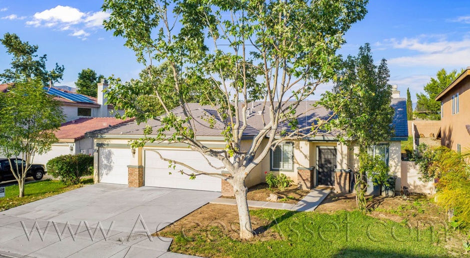 Beautiful And Spacious Single Story 4 Bed/2 Bath Home In San Jacinto!