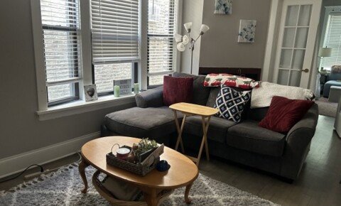 Apartments Near Chicago GSB 3 Bed 1Bath Apt in Lincoln Park! for University of Chicago Graduate School of Business Students in Chicago, IL