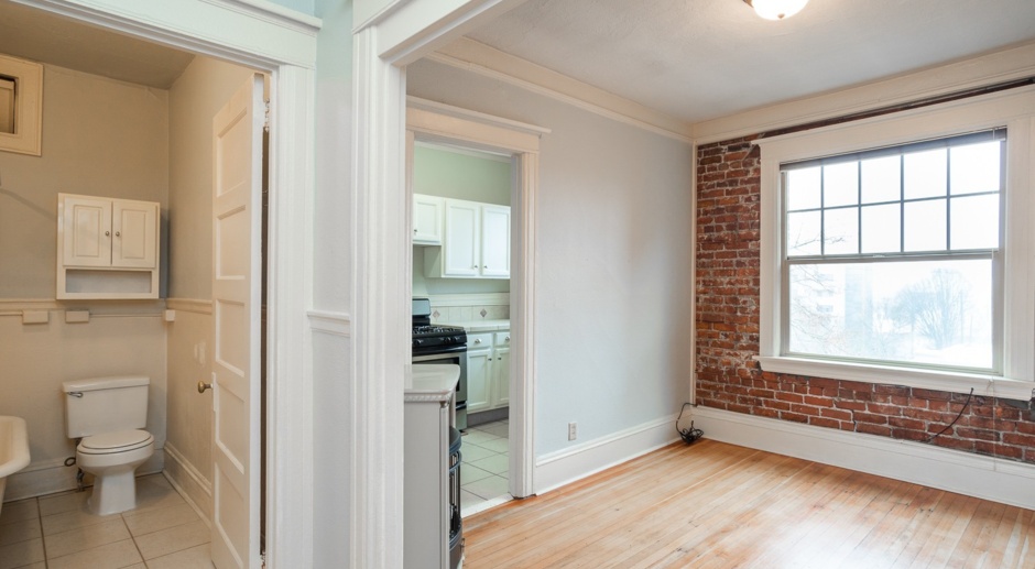 Charming 1-Bedroom Apartment in Historic NW Portland - W/G/S Included!