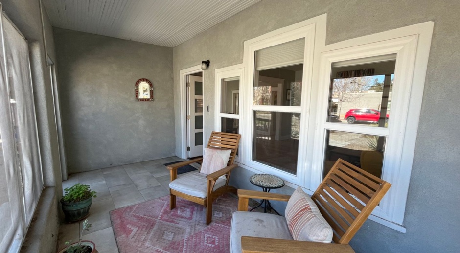 Lovely 3 Bedroom 2 Bathroom Home In Downtown ABQ!